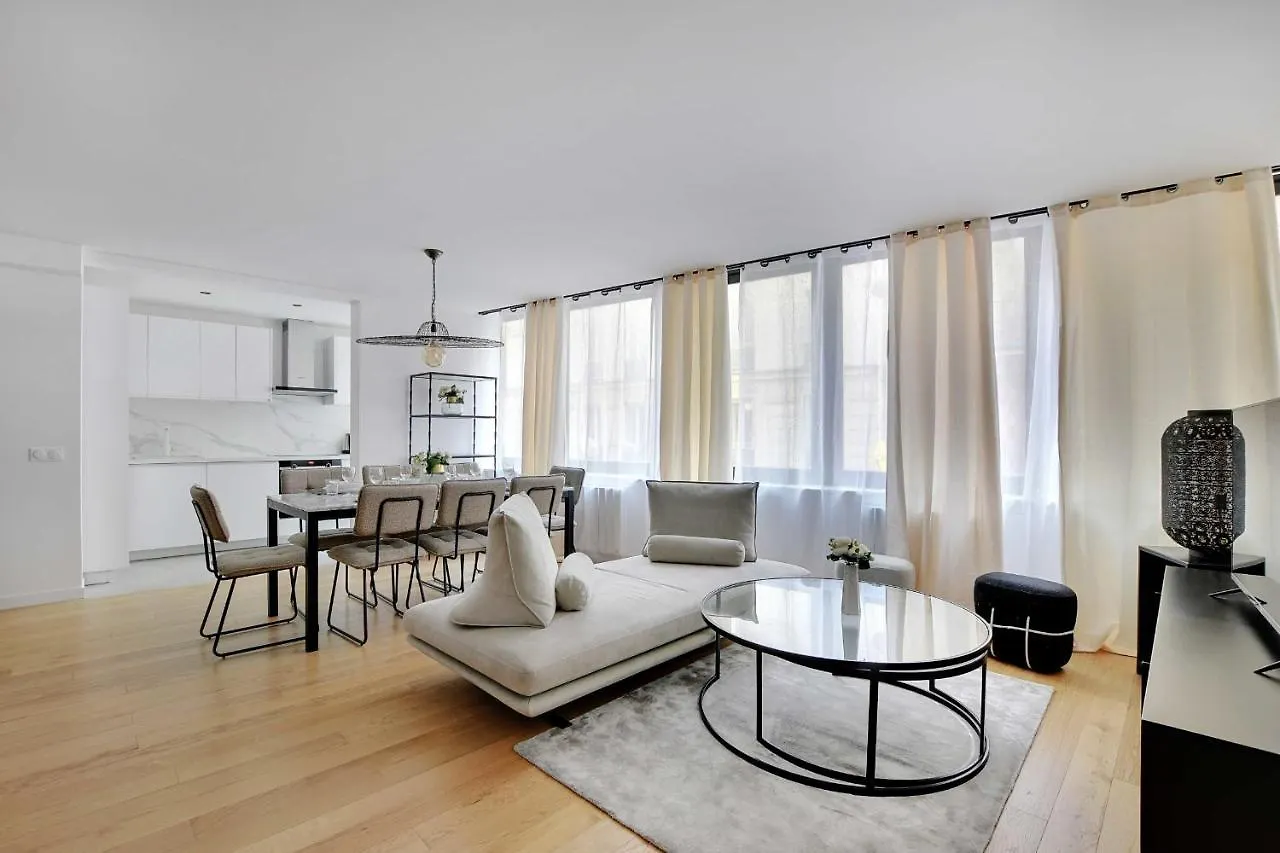 Magnificent Apartment 3Bdr-6Pax Batignolles Parigi